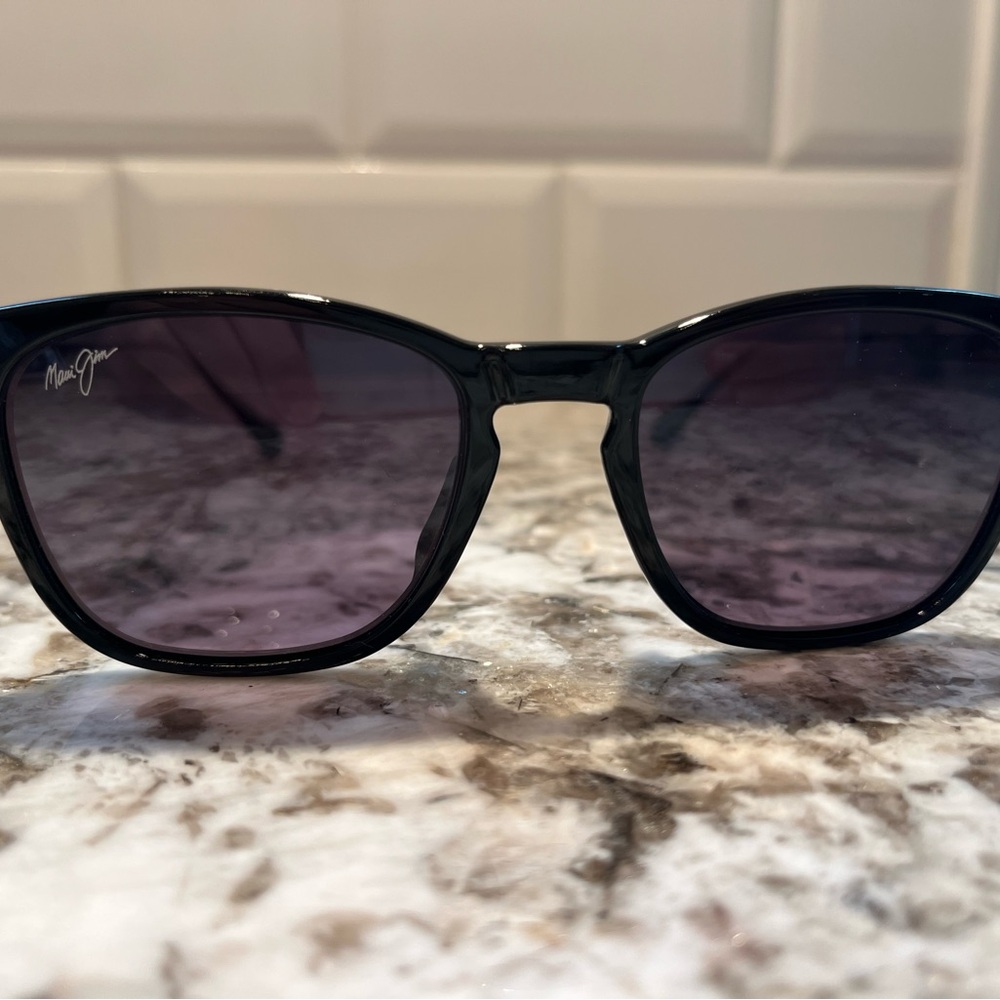 Maui Jim Momi Sunglasses. Black Frame with Black Lenses. Brand New in case.
